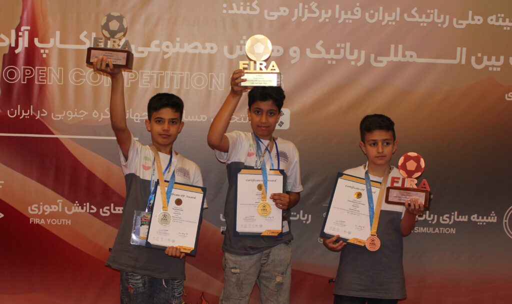 3 نفر-3